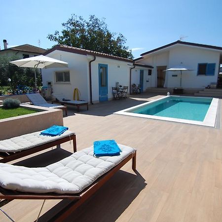 B&B La Gatta Sul Tetto Borgo san Donato  Bagian luar foto