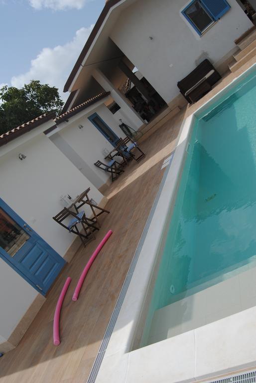 B&B La Gatta Sul Tetto Borgo san Donato  Bagian luar foto