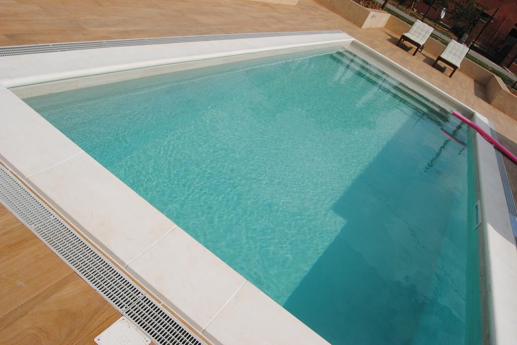 B&B La Gatta Sul Tetto Borgo san Donato  Bagian luar foto