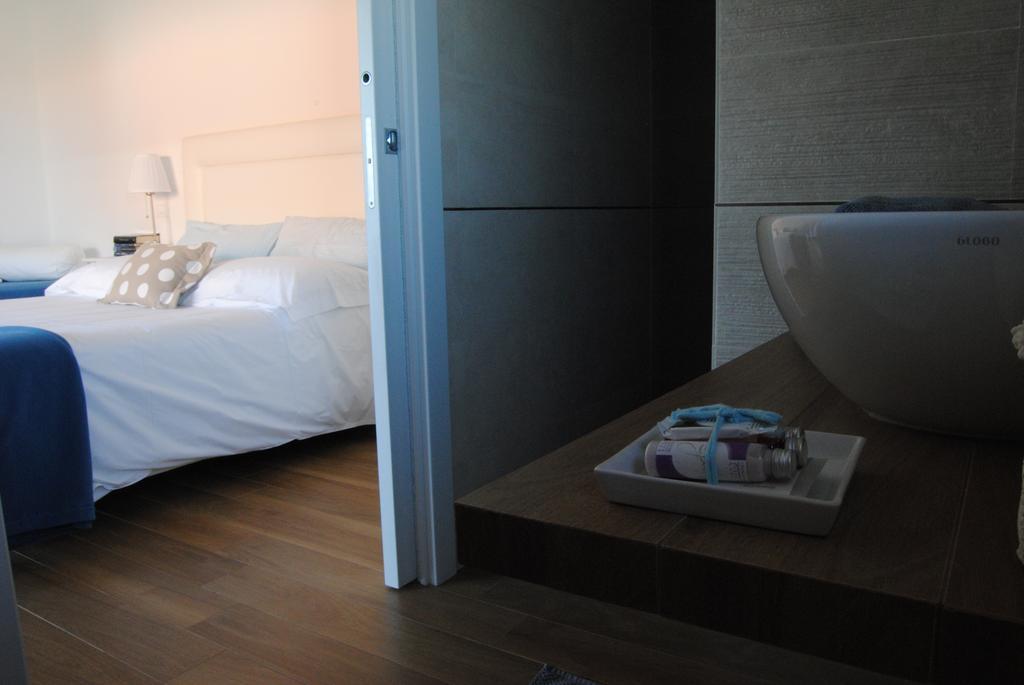 B&B La Gatta Sul Tetto Borgo san Donato  Bagian luar foto