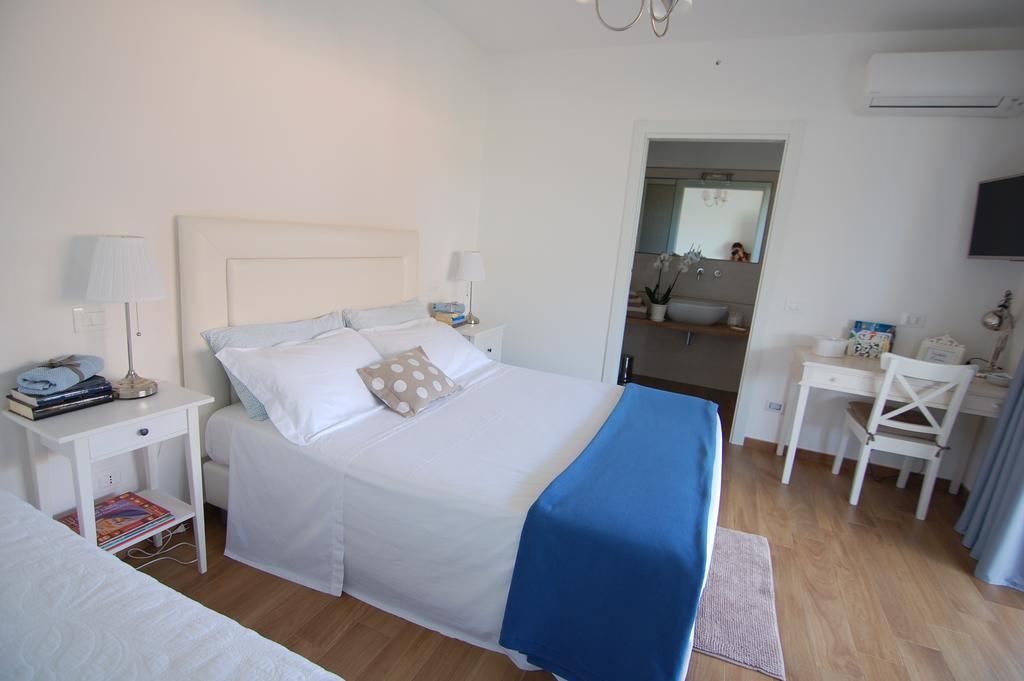 B&B La Gatta Sul Tetto Borgo san Donato  Bagian luar foto